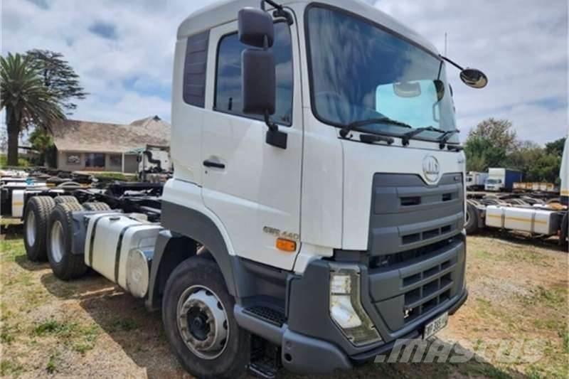 UD TRUCKS QUESTER Camion altro