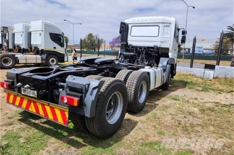 UD TRUCKS QUESTER Camion altro