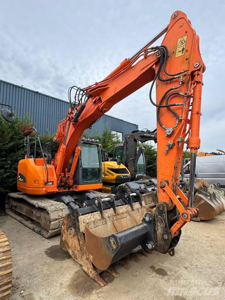 Doosan DX140 LC Escavatori cingolati