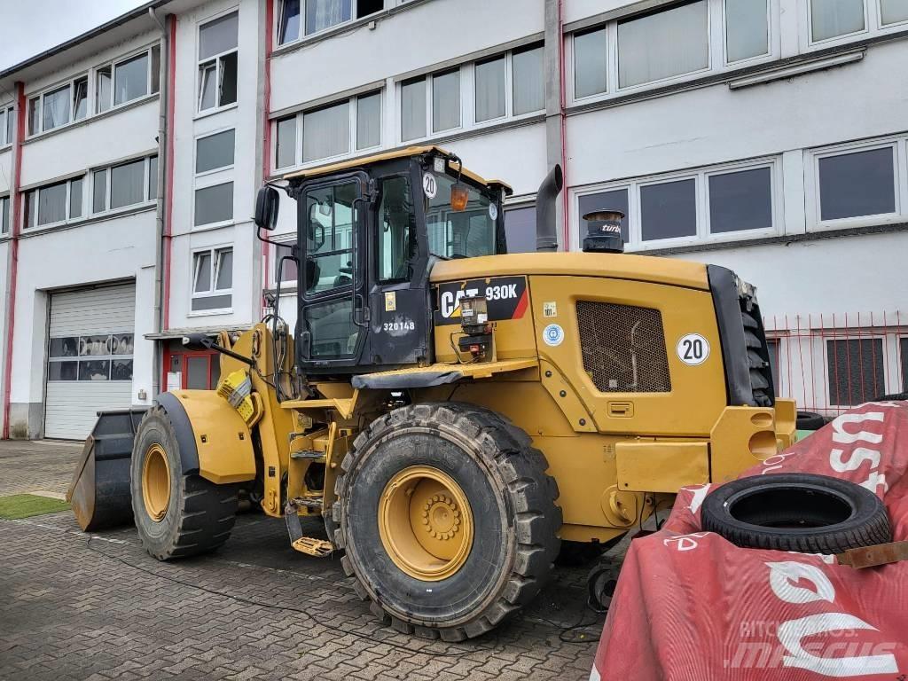 CAT 930 K Pale gommate