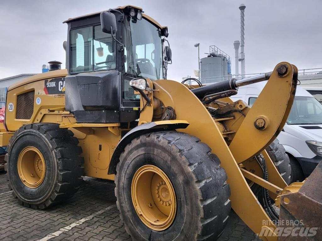 CAT 930 K Pale gommate