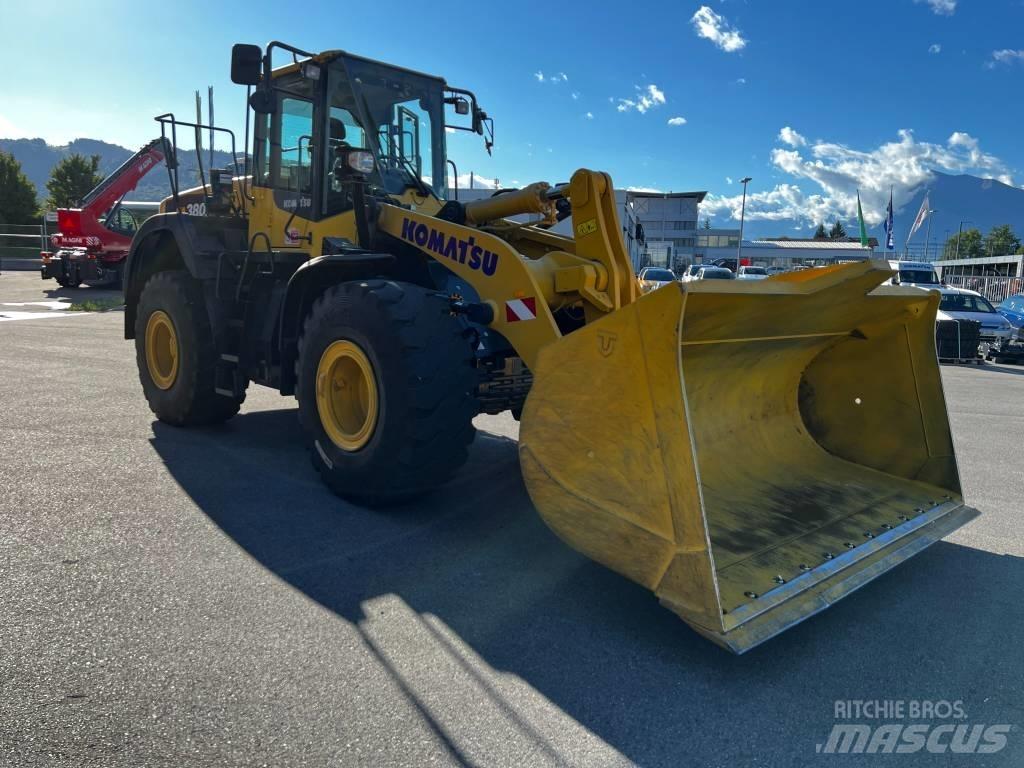 Komatsu WA380-8E0 Pale gommate