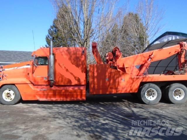 Freightliner FLD 120 Carroattrezzi