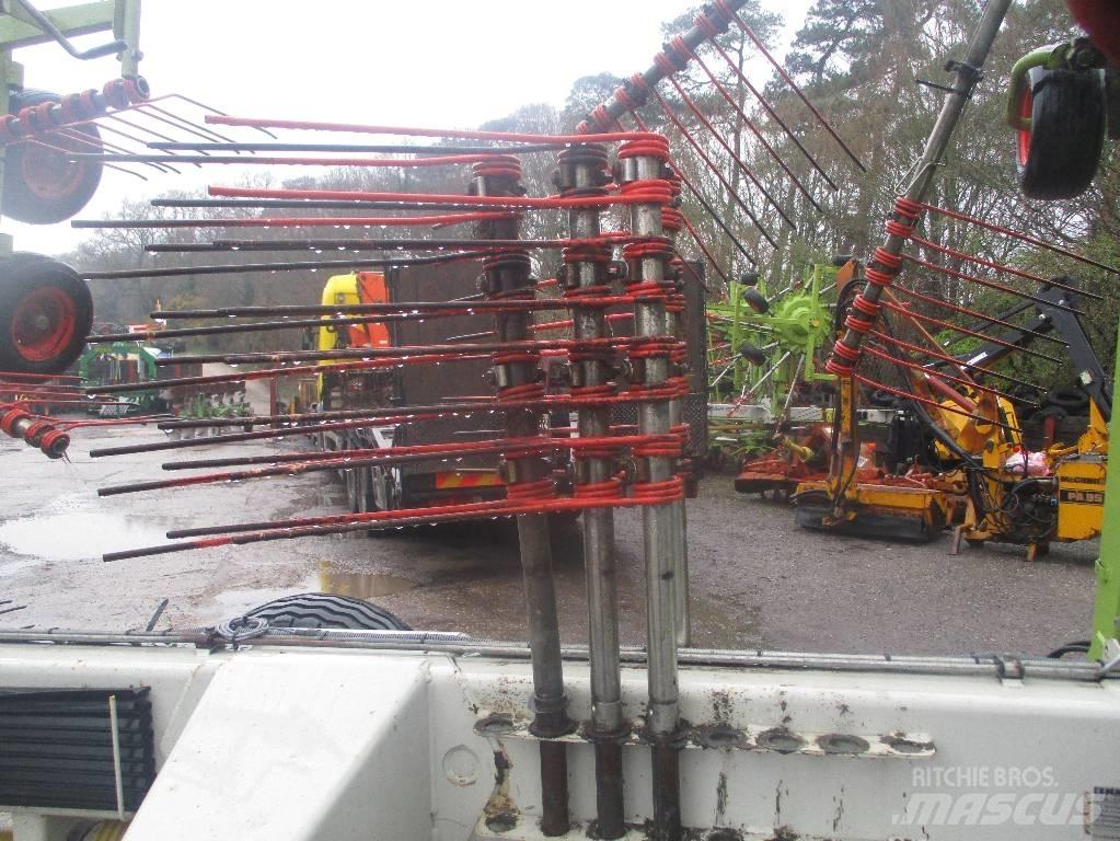 CLAAS Liner 3000 Ranghinatori
