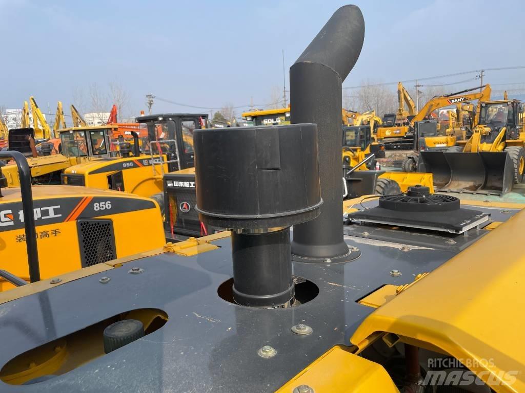 SDLG LG956F Pale gommate