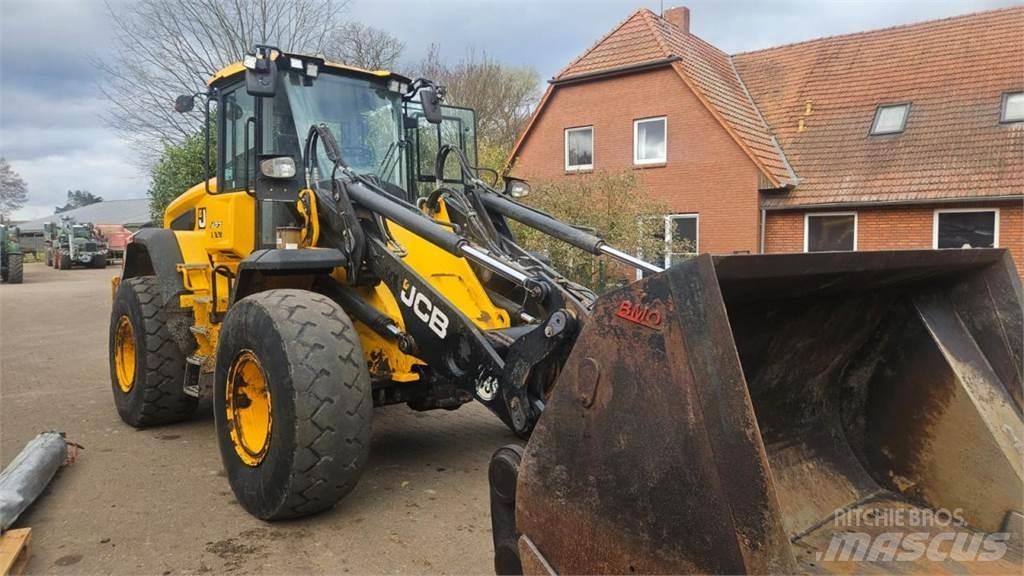 JCB 427 agri Pale gommate