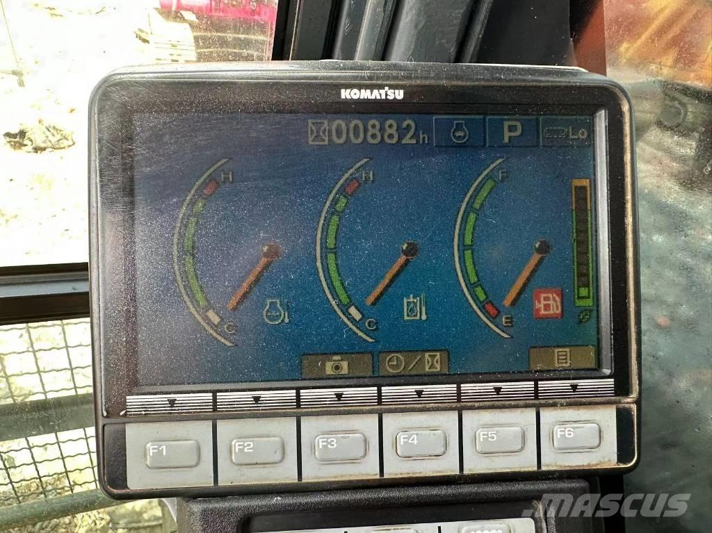 Komatsu 240LC-8 Escavatori cingolati