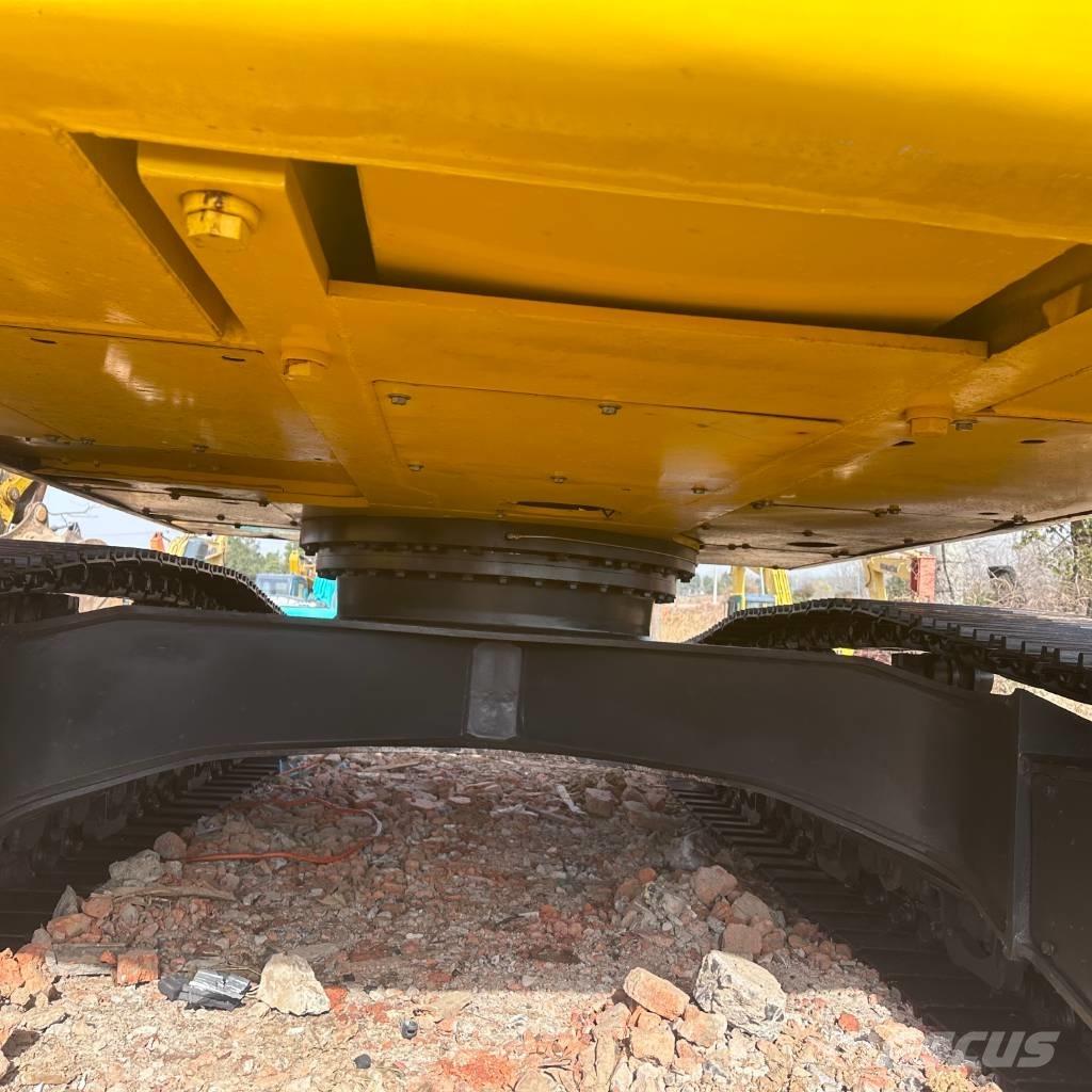 Komatsu 240LC-8 Escavatori cingolati