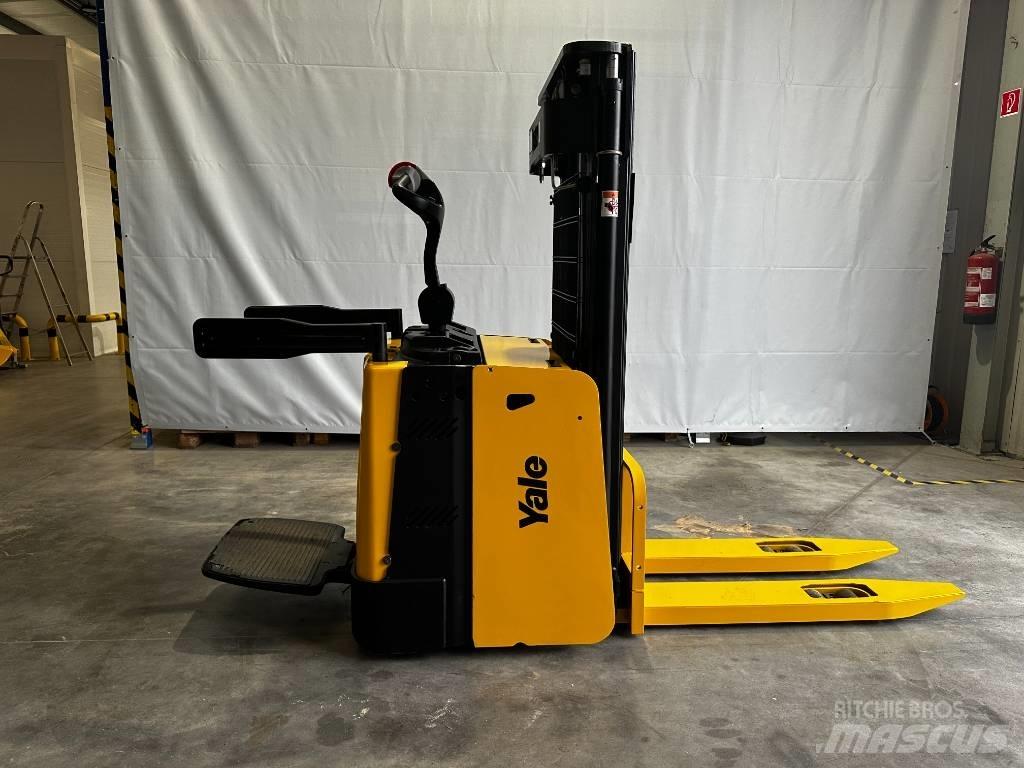 Yale MS12x Transpallet uomo a terra