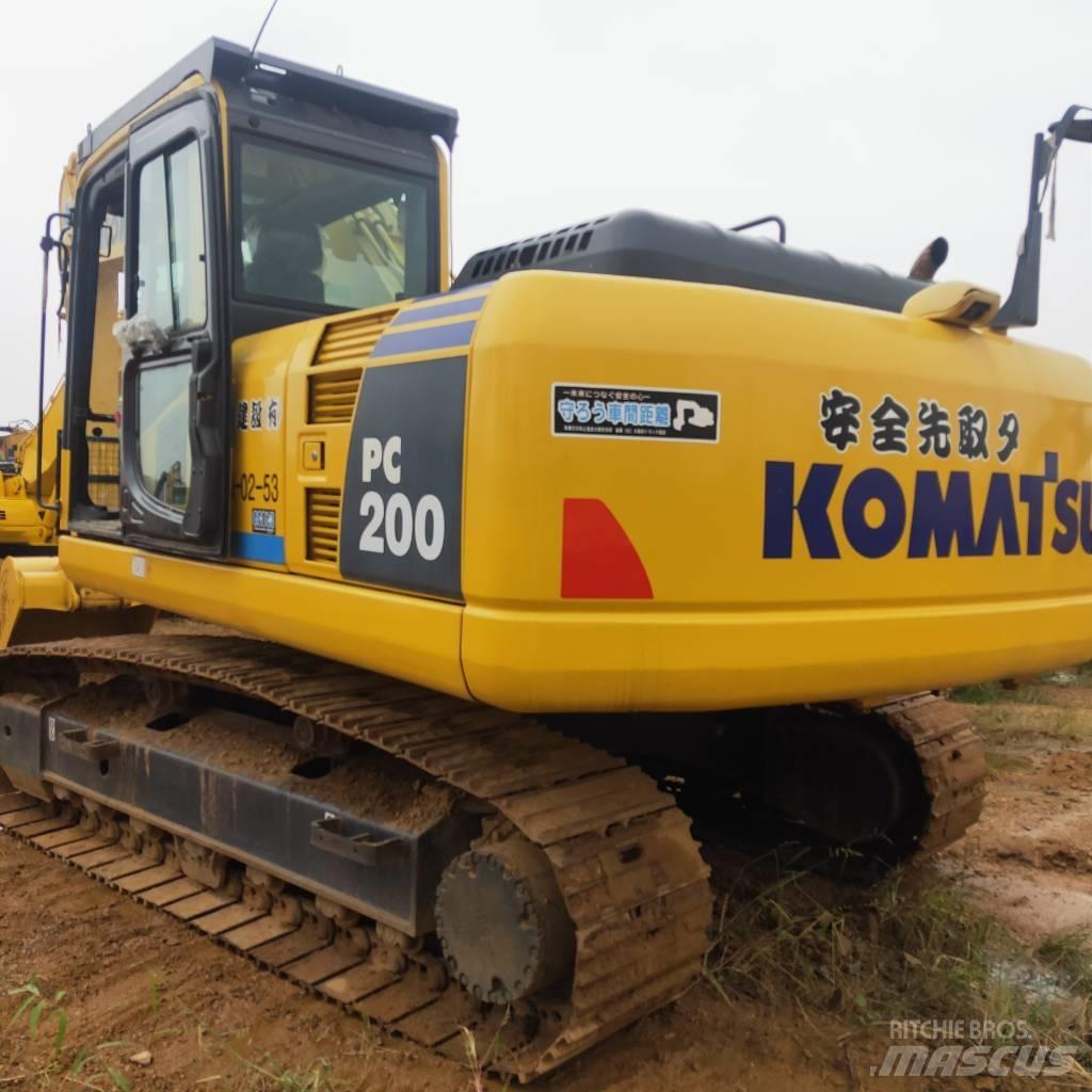 Komatsu PC200-8 Escavatori cingolati