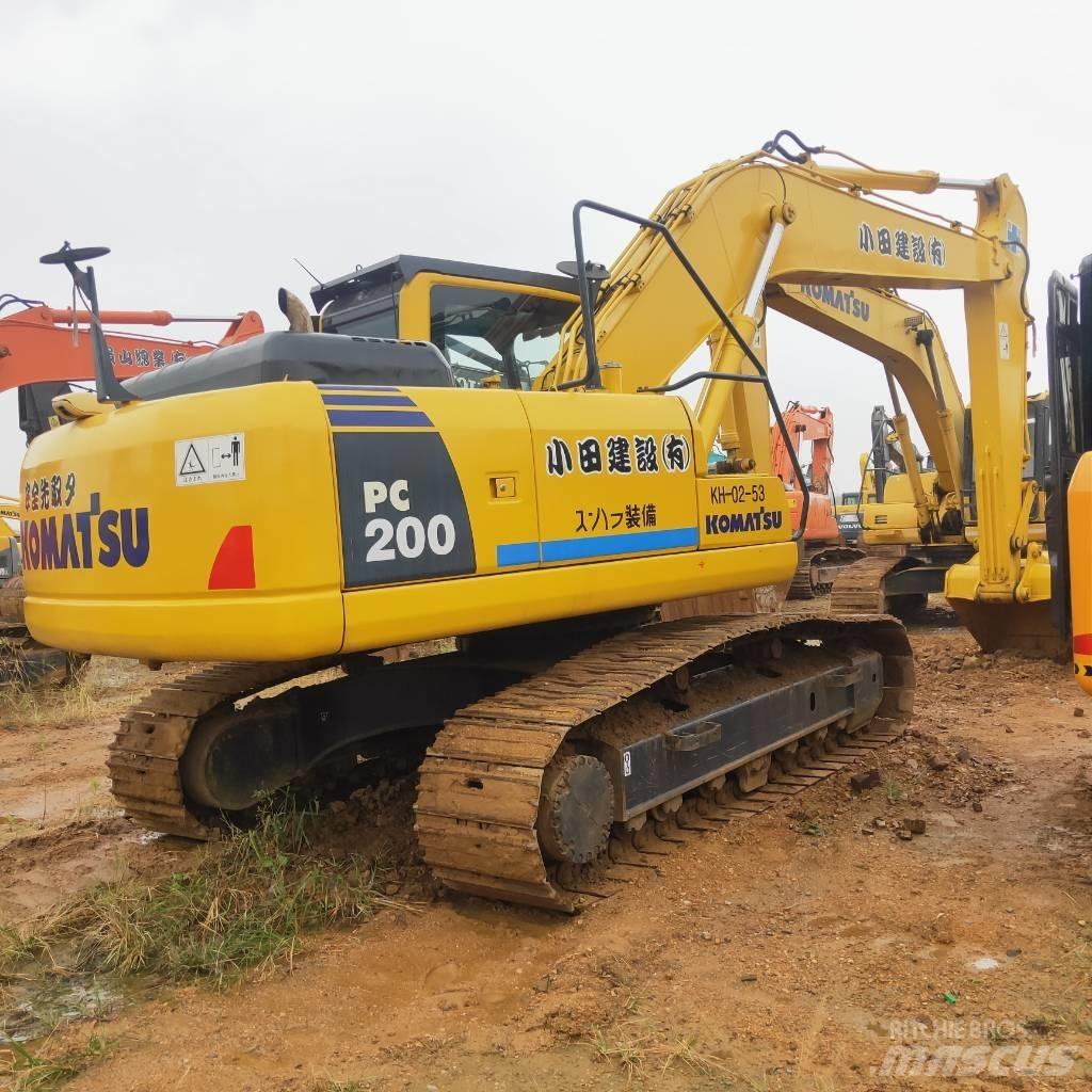 Komatsu PC200-8 Escavatori cingolati