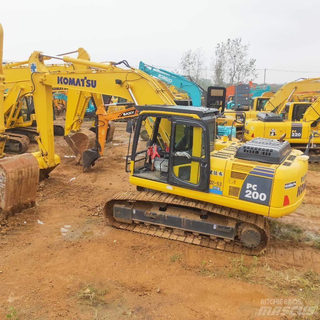 Komatsu PC200-8 Escavatori cingolati