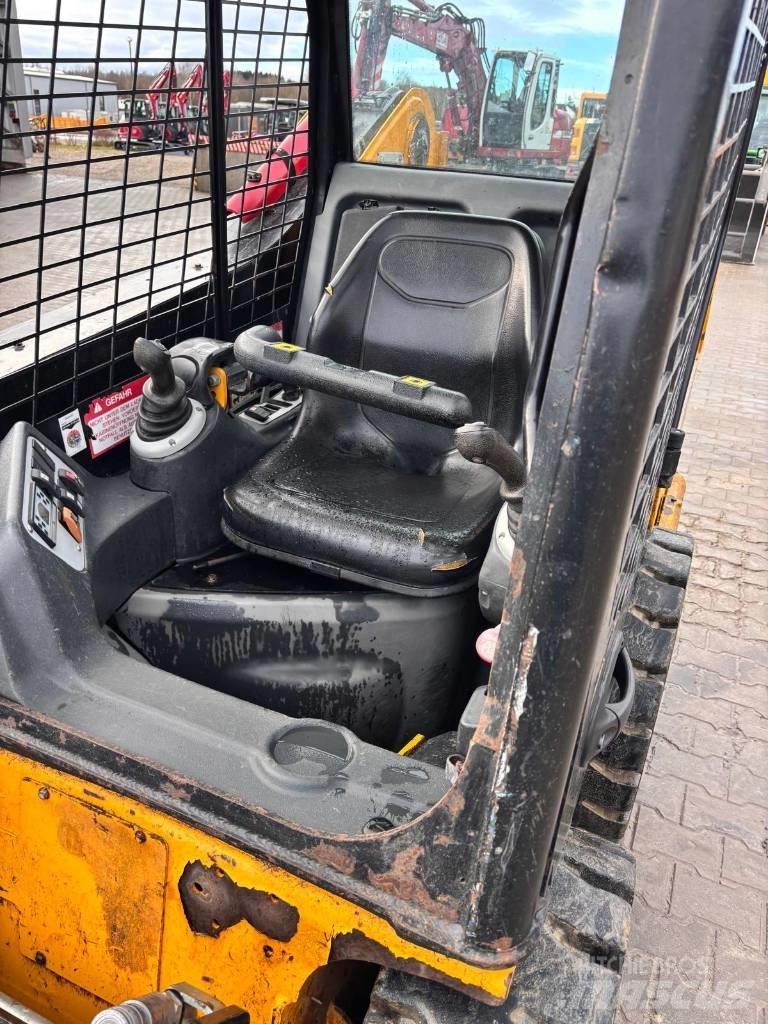 JCB 170 Mini Pale Gommate