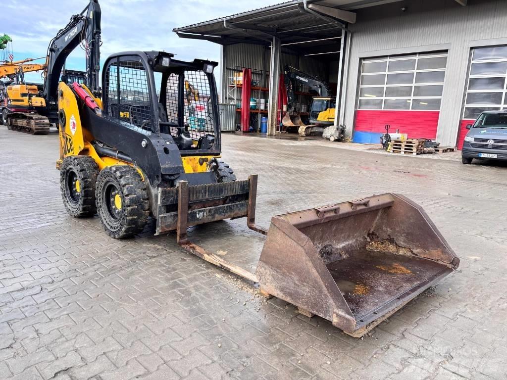 JCB 170 Mini Pale Gommate