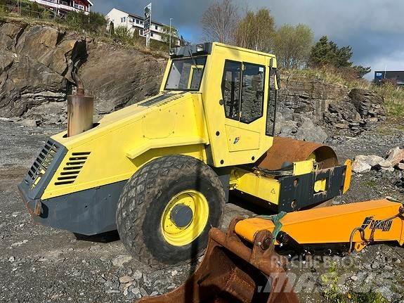 Bomag BW211 D-3 Finitrici