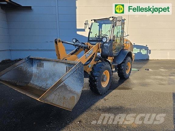 CASE 321f Pale gommate