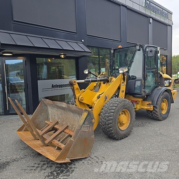 CAT 906H Pale gommate
