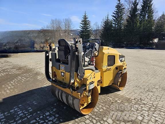 CAT CB24B Finitrici