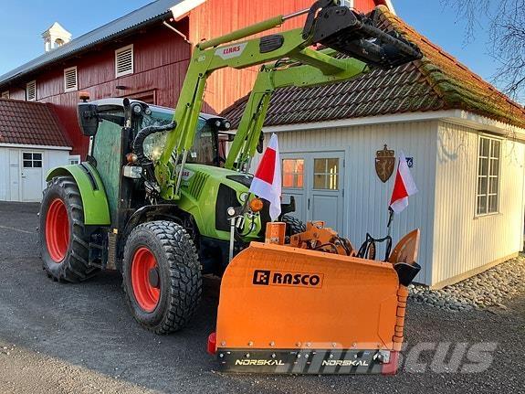CLAAS Arion 420 Trattori