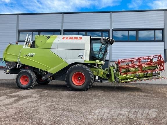 CLAAS Tucano 430 Mietitrebbiatrici