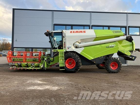 CLAAS Tucano 430 Mietitrebbiatrici