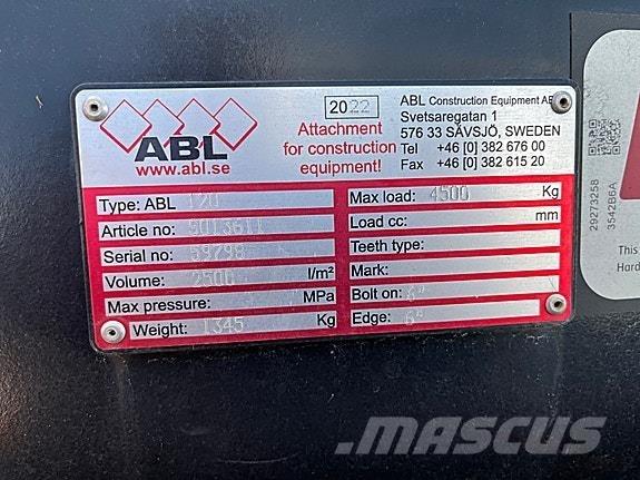 Develon DL250-7 Pale gommate