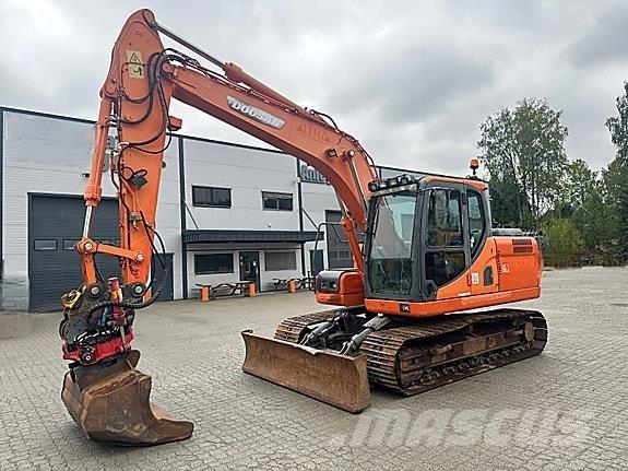 Doosan DX140LC Escavatori cingolati