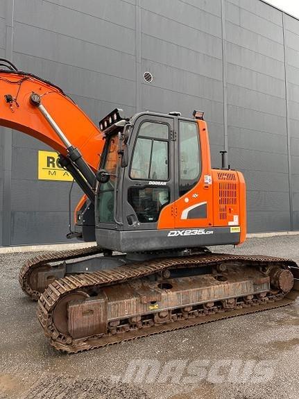 Doosan DX235LC-5 Escavatori cingolati