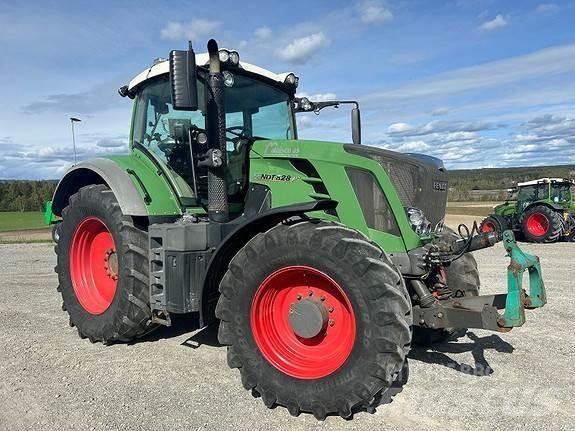 Fendt 828 Vario Trattori