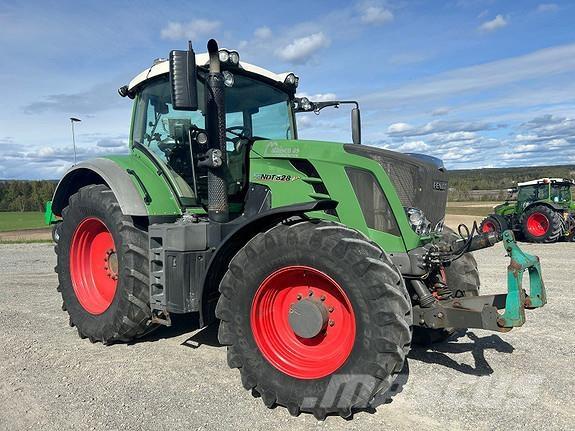 Fendt 828 Vario Trattori