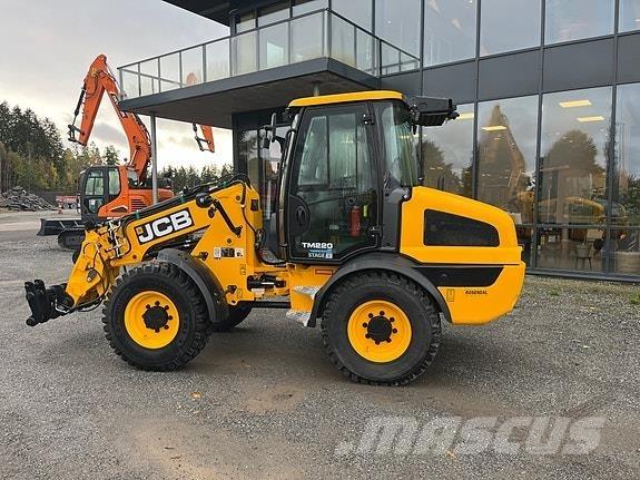 JCB TM220 Pale gommate