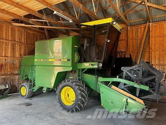 John Deere 1032 Mietitrebbiatrici