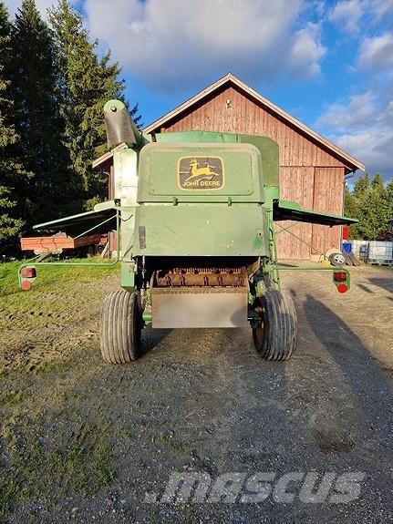 John Deere 1032 Mietitrebbiatrici