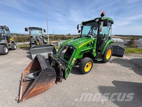 John Deere 3720 Trattori