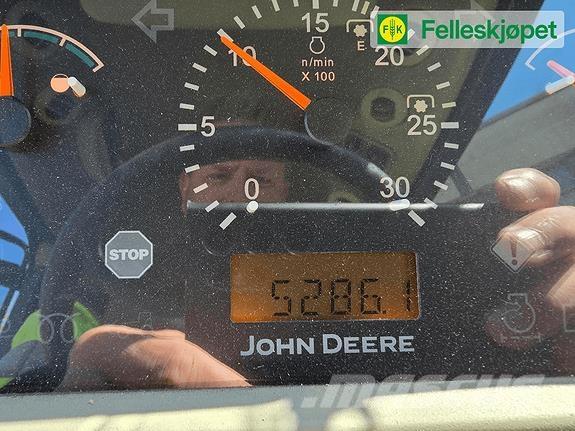 John Deere 4720 Trattori