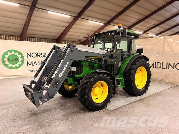 John Deere 5820 Trattori