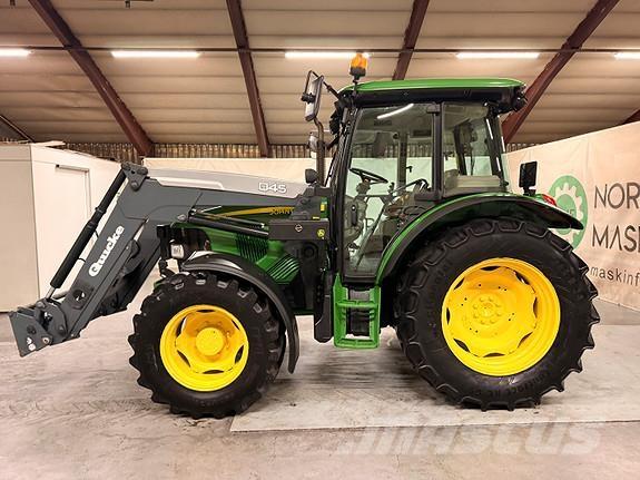 John Deere 5820 Trattori
