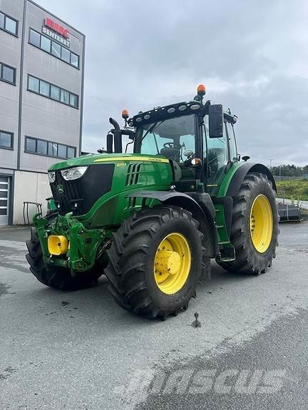 John Deere 6215R Trattori