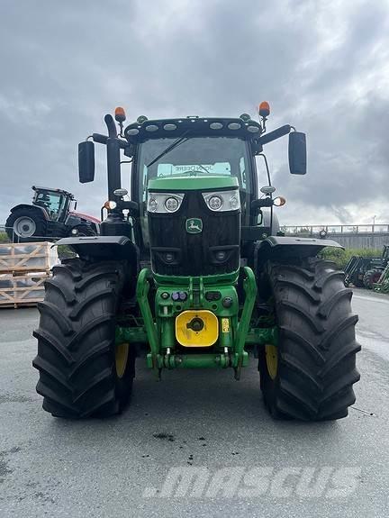 John Deere 6215R Trattori