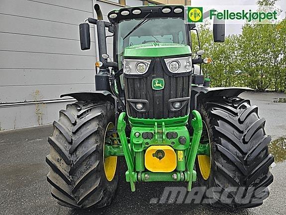 John Deere 6215R Trattori