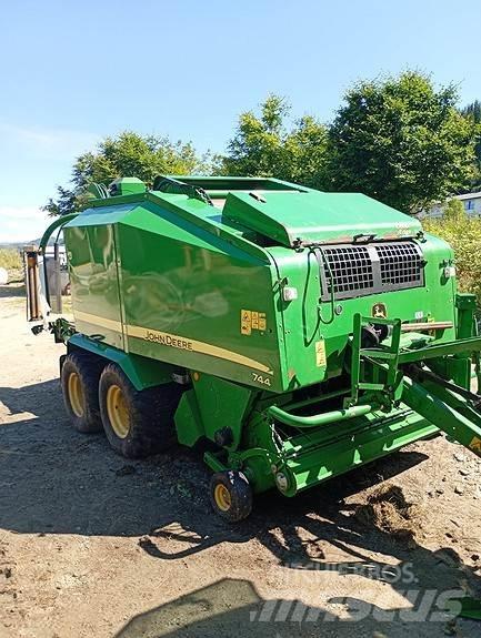 John Deere 744 Rotopresse