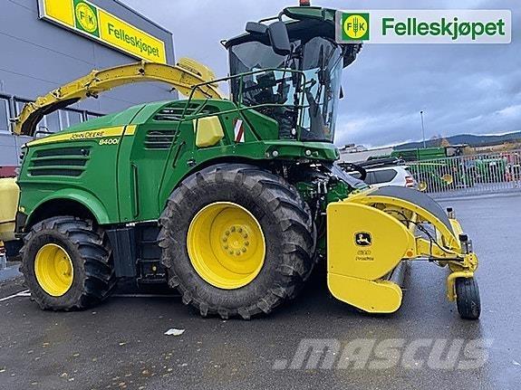 John Deere 8400 Falciandanatrici