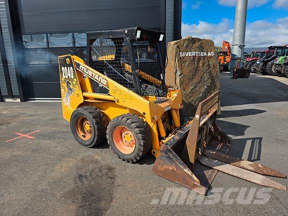 Mustang 2040 Mini Pale Gommate
