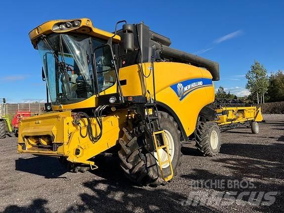 New Holland CX5080 Mietitrebbiatrici