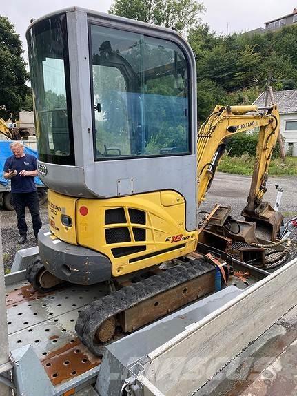 New Holland E18SR Miniescavatori