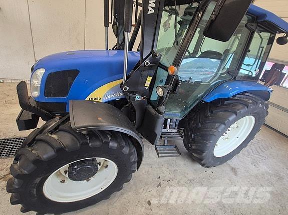 New Holland T5050 Trattori