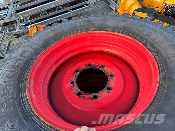 Nokian TRI 2 Altri macchinari per strade e neve