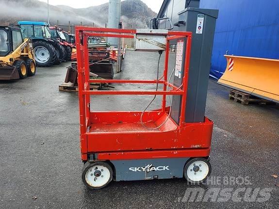 SkyJack SJ16 Piattaforme cingolate, Piattaforme a ragno e Montacarichi
