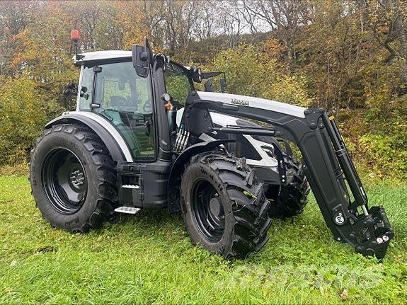 Valtra G135A Trattori