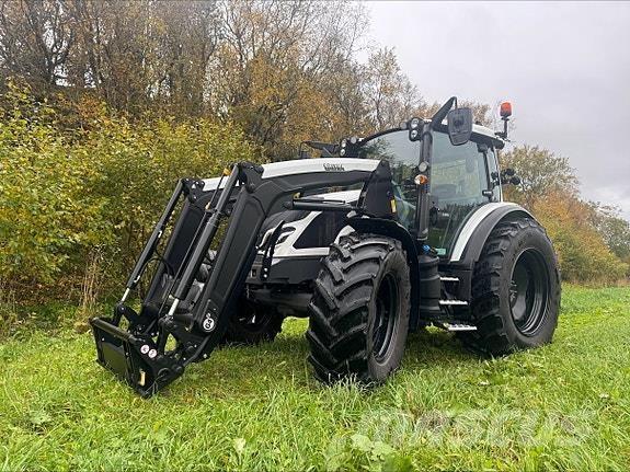 Valtra G135A Trattori